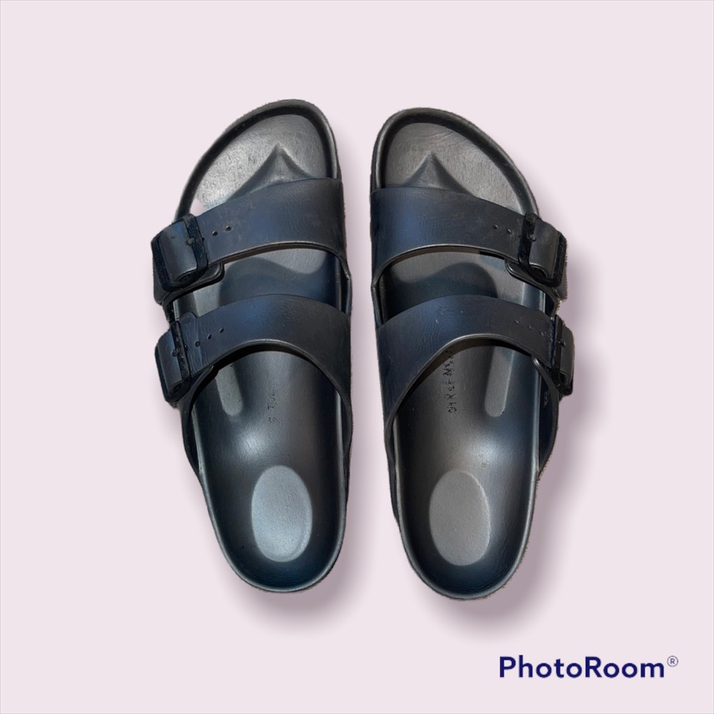 ⭐️BIRKENSTOCKS⭐️ size 41 dark grey waterproof birks!